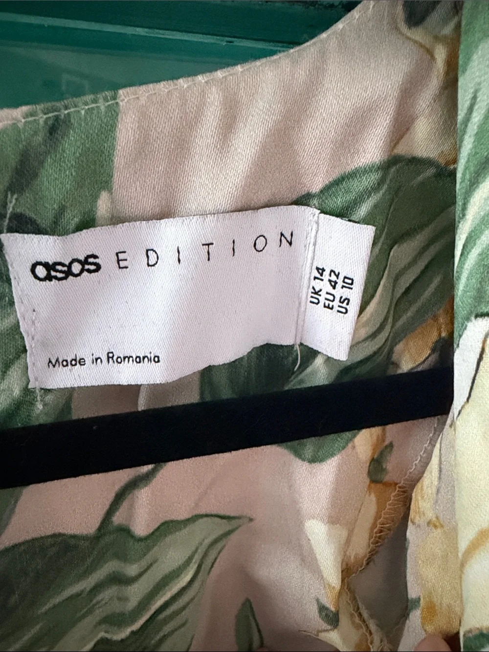 ASOS Cream Floral V‑Neck Maxi Gown Dress with Yellow & Lavender Flowers EUC - Picture 4 of 6